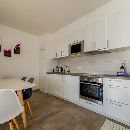Pavla Apartment Sarande
